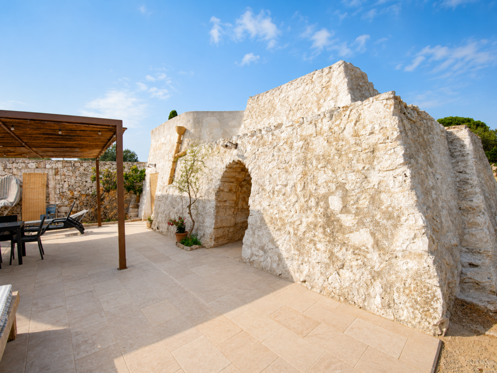 Pajara del 1842 e spazi esterni - Pajara alle Macchie - Pajara alle Macchie – Torre Vado, Salento Pajara in pietra del 1842 con gazebo e corte esterna presso Pajara alle Macchie a Torre Vado, Salento