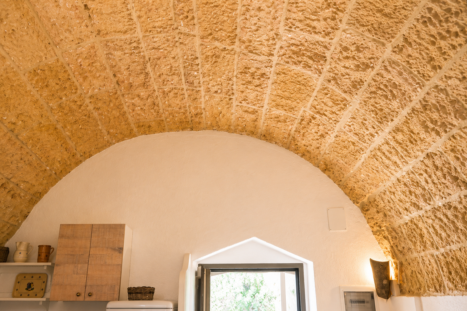 volta-a-botte-liama-pajara-alle-macchie - Pajara alle Macchie – Torre Vado, Salento Volta a botte in pietra leccese della Liama presso Pajara alle Macchie a Torre Vado